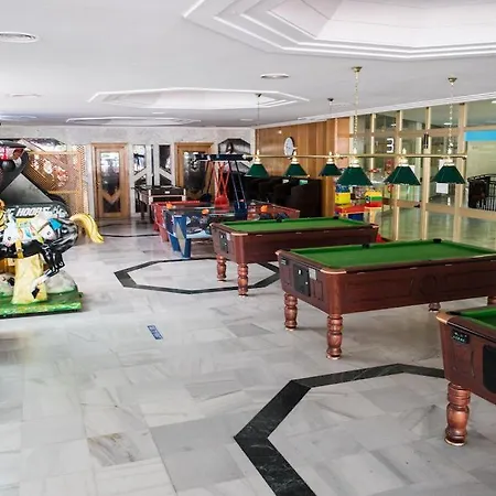 アパート Benalbeach Playa *