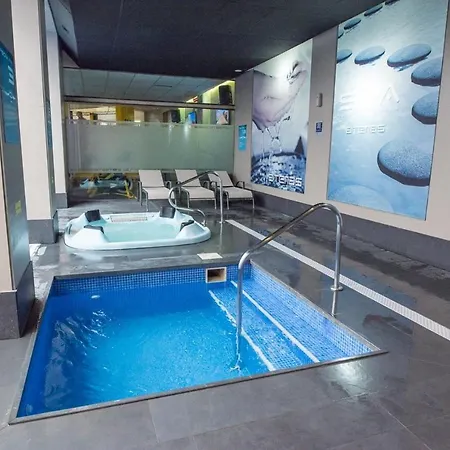 アパート Benalbeach Playa *